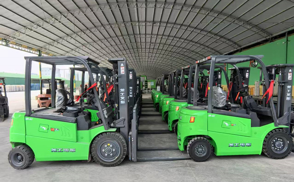 工业搬运的革新之作:龙工临夏叉车技术实践与价值解析 工业搬运的革新之作:龙工临夏叉车技术实践与价值解析