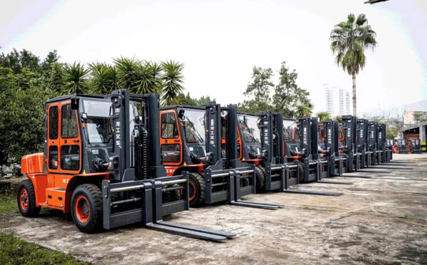 现代物流与仓储作业中的核心装备:临夏叉车的技术演进与应用价值 现代物流与仓储作业中的核心装备:临夏叉车的技术演进与应用价值